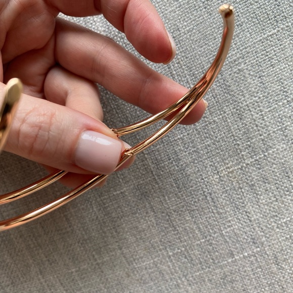 Rose gold color knit bracelet - Picture 4 of 4